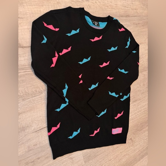 d.RT - Knit Celtic Monogram Sweatshirt (New Without Tags) - Picture 4 of 8